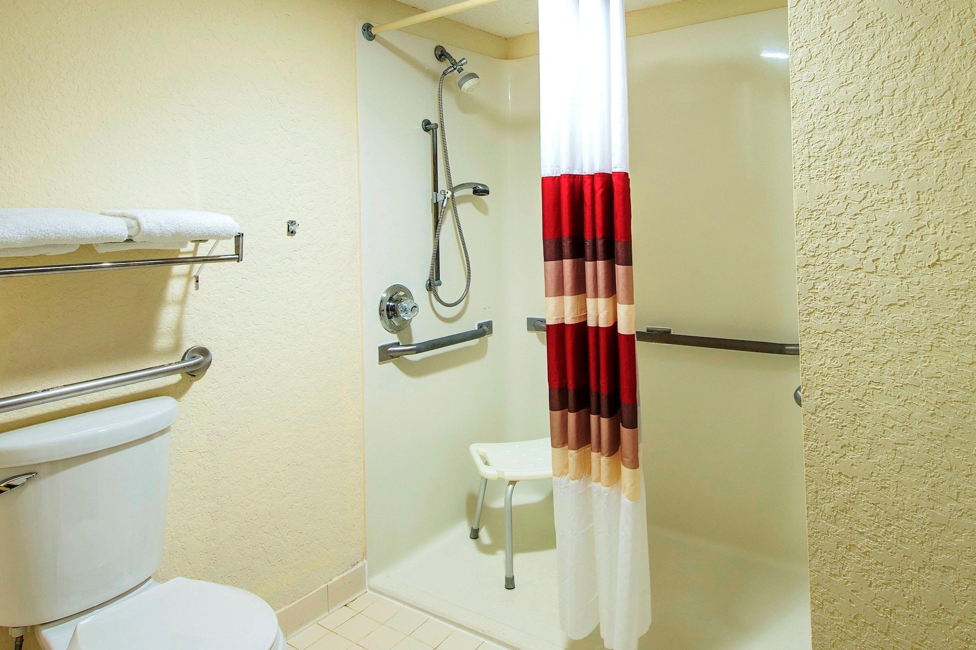 Red Roof Inn Florence - Civic Center Εξωτερικό φωτογραφία
